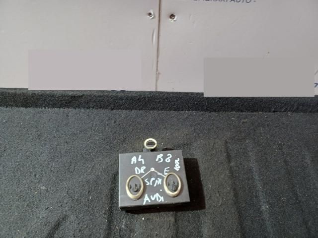 bontott AUDI A4 B8 Jobb hátsó Ajtó Vezérlőegység