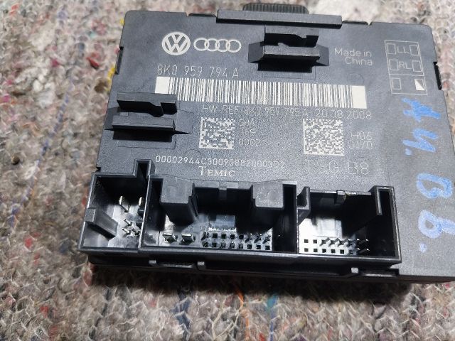 bontott AUDI A4 B8 Jobb hátsó Ajtó Vezérlőegység