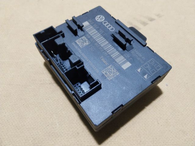 bontott AUDI A4 B8 Jobb hátsó Ajtó Vezérlőegység