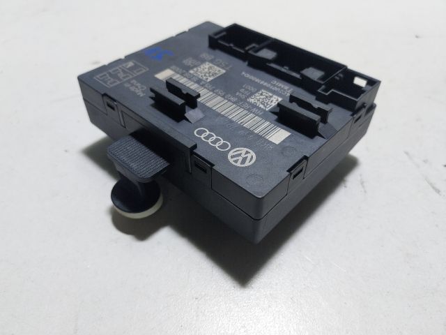 bontott AUDI A4 B8 Jobb hátsó Ajtó Vezérlőegység
