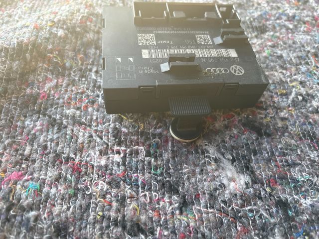 bontott AUDI A4 B8 Jobb hátsó Ajtó Vezérlőegység