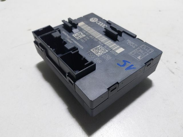 bontott AUDI A4 B8 Jobb hátsó Ajtó Vezérlőegység