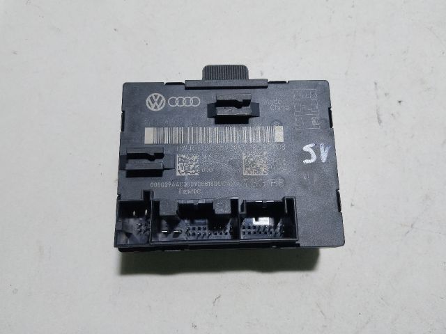 bontott AUDI A4 B8 Jobb hátsó Ajtó Vezérlőegység