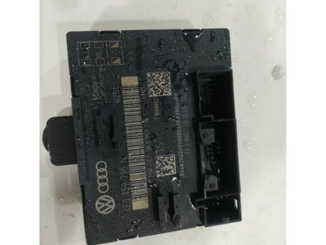 bontott AUDI A4 B8 Jobb hátsó Ajtó Vezérlőegység