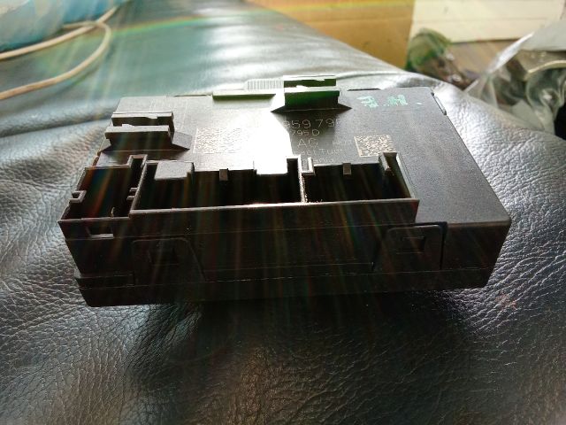 bontott AUDI A4 B8 Jobb hátsó Ajtó Vezérlőegység