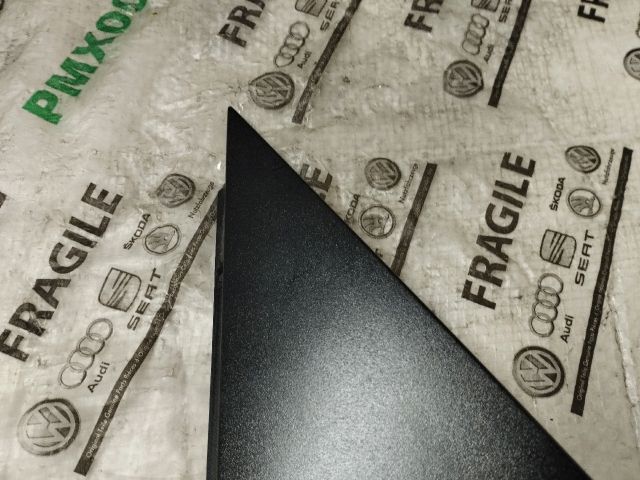 bontott AUDI A4 B8 Jobb hátsó Ajtókeret Burkolat