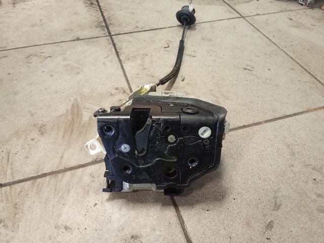 bontott AUDI A4 B8 Jobb hátsó Ajtózár