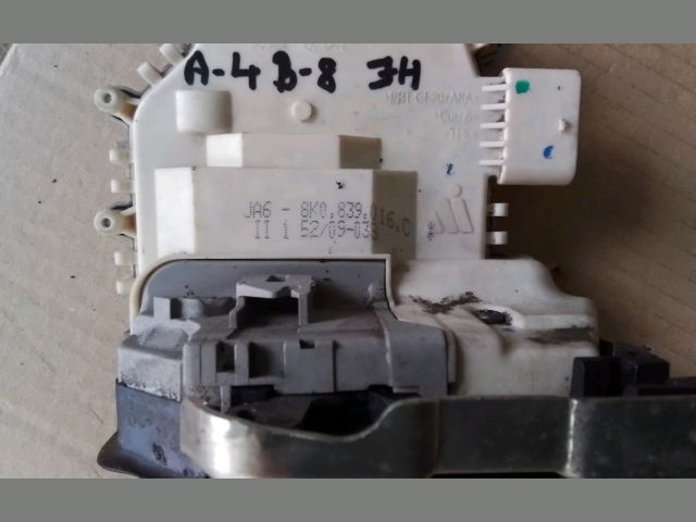 bontott AUDI A4 B8 Jobb hátsó Ajtózár