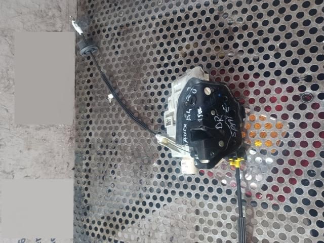 bontott AUDI A4 B8 Jobb hátsó Ajtózár