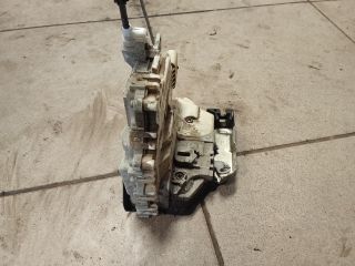 bontott AUDI A4 B8 Jobb hátsó Ajtózár