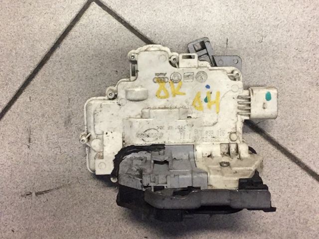 bontott AUDI A4 B8 Jobb hátsó Ajtózár