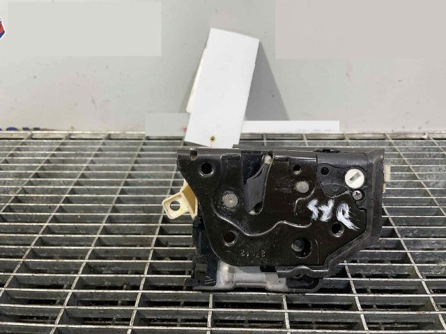 bontott AUDI A4 B8 Jobb hátsó Ajtózár