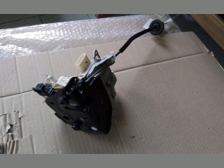 bontott AUDI A4 B8 Jobb hátsó Ajtózár