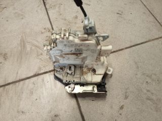 bontott AUDI A4 B8 Jobb hátsó Ajtózár