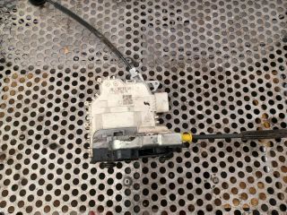 bontott AUDI A4 B8 Jobb hátsó Ajtózár