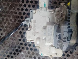 bontott AUDI A4 B8 Jobb hátsó Ajtózár