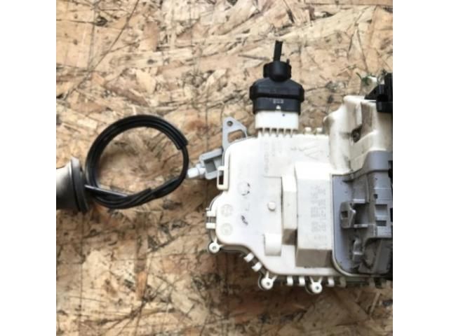 bontott AUDI A4 B8 Jobb hátsó Ajtózár