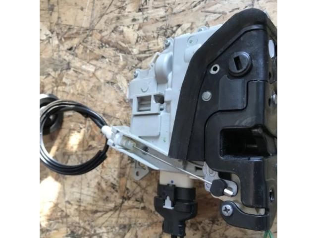 bontott AUDI A4 B8 Jobb hátsó Ajtózár