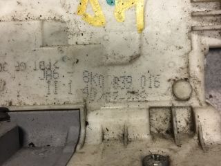 bontott AUDI A4 B8 Jobb hátsó Ajtózár