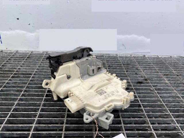 bontott AUDI A4 B8 Jobb hátsó Ajtózár