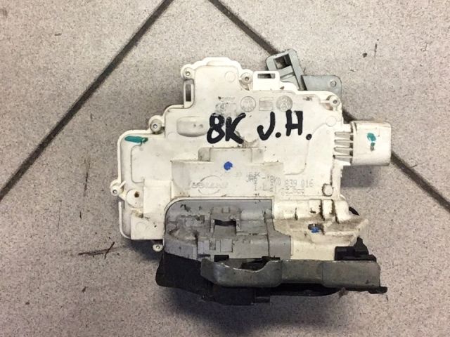 bontott AUDI A4 B8 Jobb hátsó Ajtózár