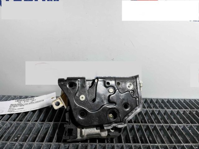 bontott AUDI A4 B8 Jobb hátsó Ajtózár