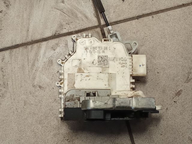 bontott AUDI A4 B8 Jobb hátsó Ajtózár