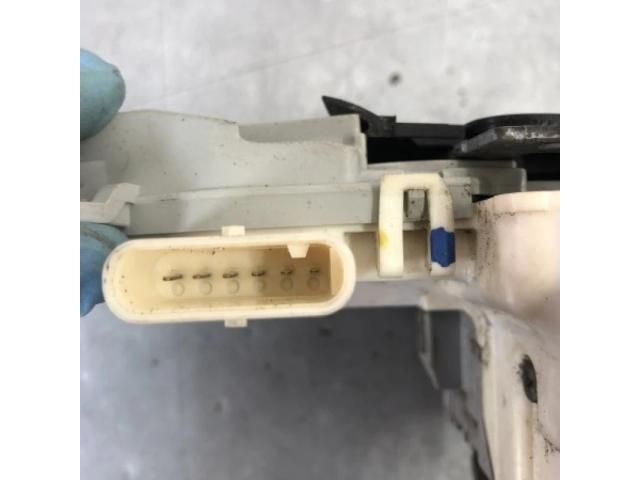 bontott AUDI A4 B8 Jobb hátsó Ajtózár