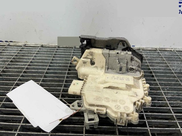 bontott AUDI A4 B8 Jobb hátsó Ajtózár