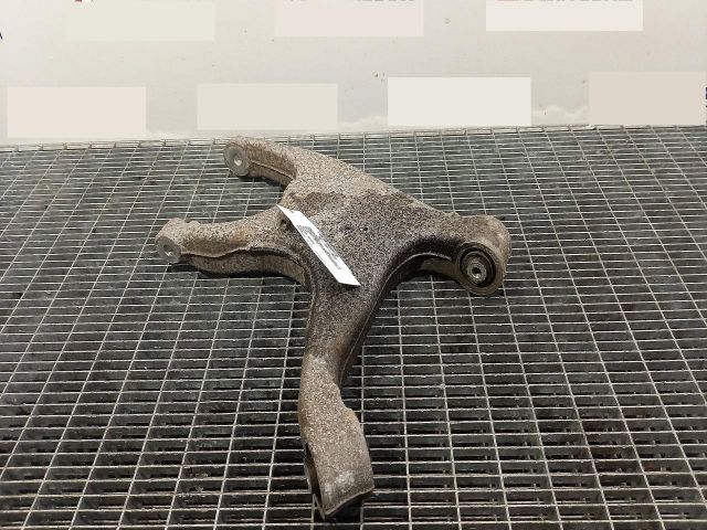 bontott AUDI A4 B8 Jobb hátsó Alsó Lengőkar