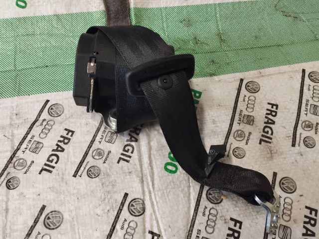 bontott AUDI A4 B8 Jobb hátsó Biztonsági Öv