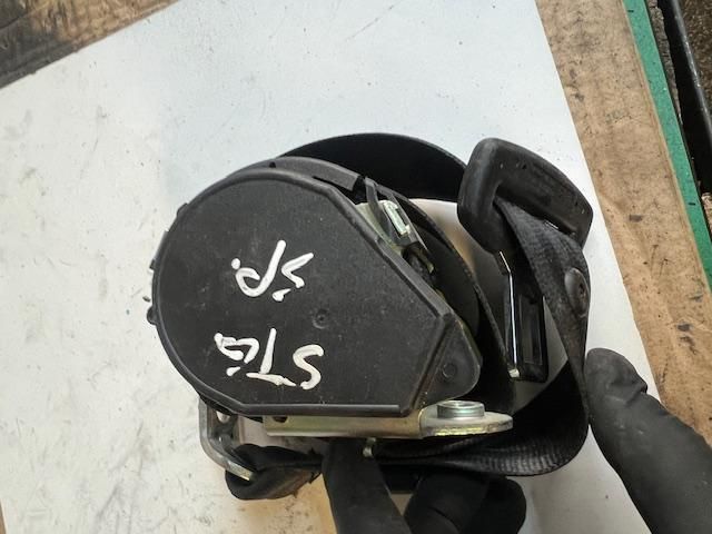 bontott AUDI A4 B8 Jobb hátsó Biztonsági Öv