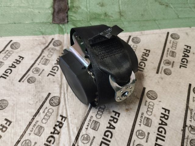 bontott AUDI A4 B8 Jobb hátsó Biztonsági Öv