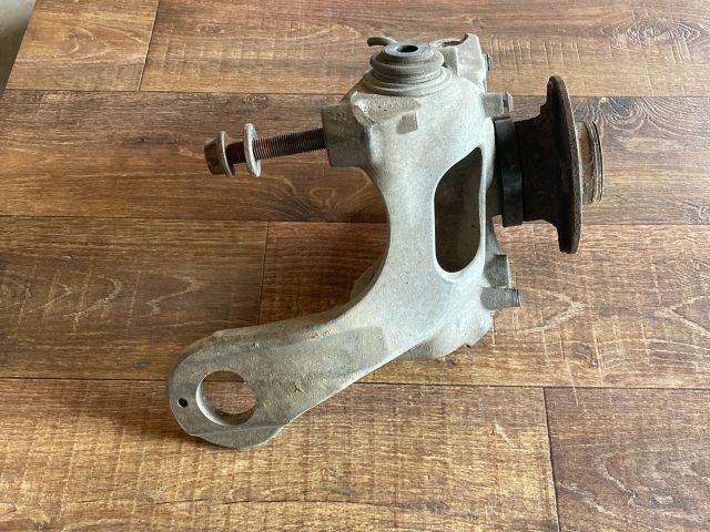 bontott AUDI A4 B8 Jobb hátsó Csonkállvány Kerékaggyal