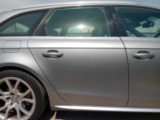 bontott AUDI A4 B8 Jobb hátsó Gumikéder