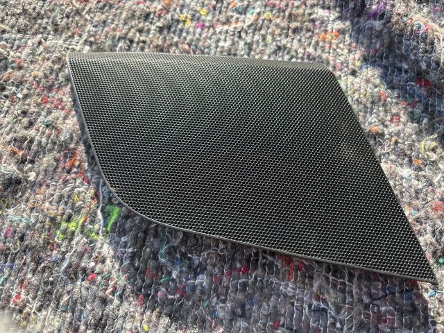 bontott AUDI A4 B8 Jobb hátsó Hangszóró Burkolat