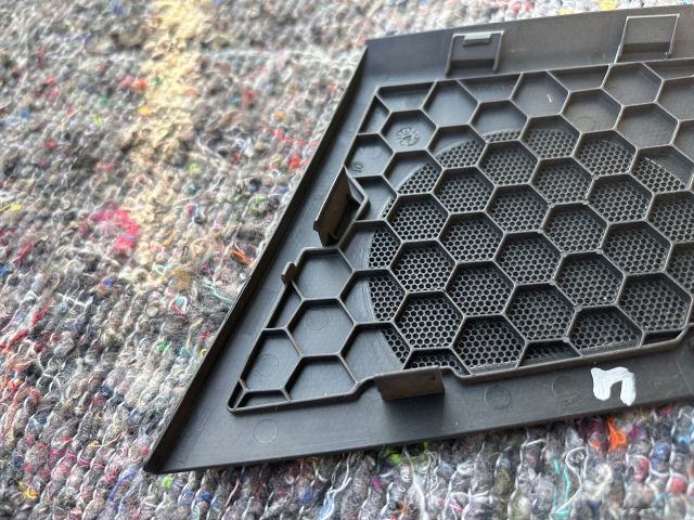 bontott AUDI A4 B8 Jobb hátsó Hangszóró Burkolat