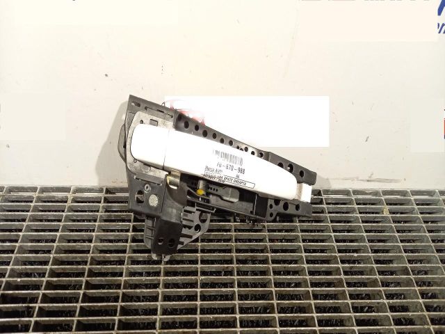 bontott AUDI A4 B8 Jobb hátsó Külső Kilincs