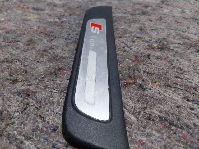 bontott AUDI A4 B8 Jobb hátsó Küszöb Díszléc