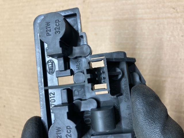 bontott AUDI A4 B8 Jobb Hátsó Lámpa Foglalat