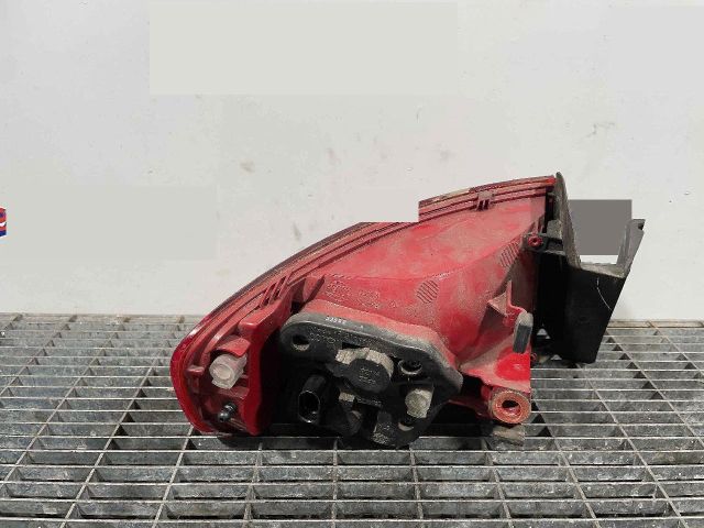 bontott AUDI A4 B8 Jobb Hátsó Lámpa