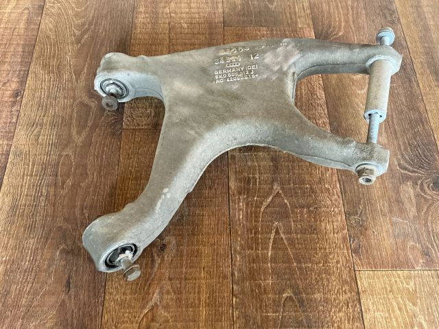 bontott AUDI A4 B8 Jobb hátsó Lengőkar