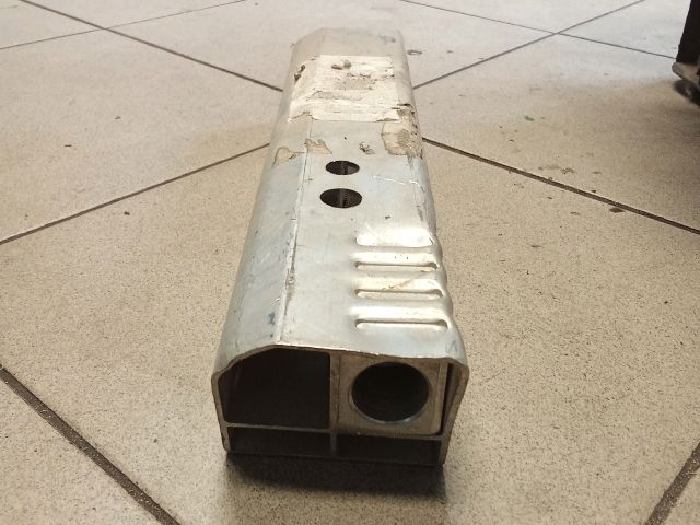 bontott AUDI A4 B8 Jobb hátsó Lökhárító Merevítő (Fém)