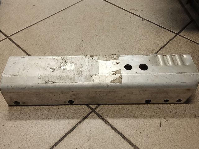 bontott AUDI A4 B8 Jobb hátsó Lökhárító Merevítő (Fém)