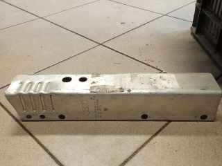 bontott AUDI A4 B8 Jobb hátsó Lökhárító Merevítő (Fém)