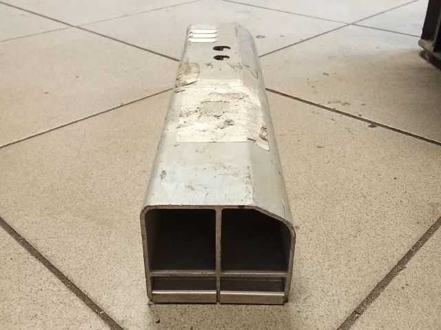 bontott AUDI A4 B8 Jobb hátsó Lökhárító Merevítő (Fém)