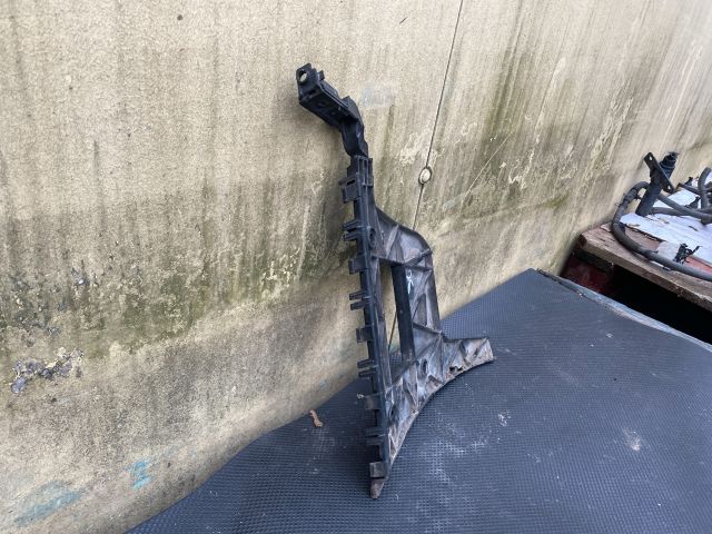 bontott AUDI A4 B8 Jobb hátsó Lökhárító Tartó (Műanyag)