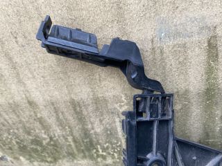 bontott AUDI A4 B8 Jobb hátsó Lökhárító Tartó (Műanyag)