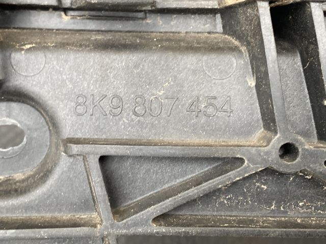 bontott AUDI A4 B8 Jobb hátsó Lökhárító Tartó (Műanyag)