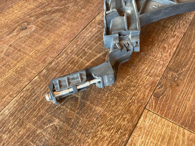 bontott AUDI A4 B8 Jobb hátsó Oldal Lökhárító Tartó (Műanyag)